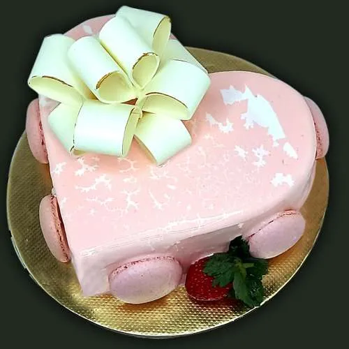 Fresh red heart fondant cake | Free Shipping in 3 Hrs.