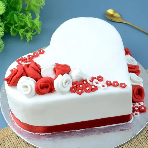 Butter Scotch Heart Shaped Photo Cake Delivery in Delhi NCR - ₹1,149.00 Cake  Express