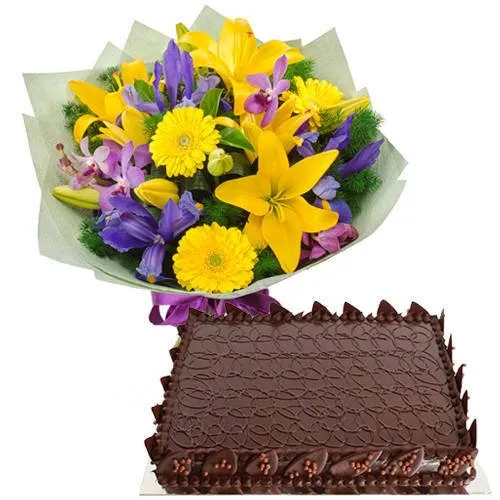 Yummy Chocolate Cake with Mixed Floral Bouquet