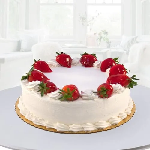 Enticing Eggless Strawberry Cake for Mummy