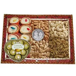 Awe Inspiring Gift Hamper of Diwali Feast