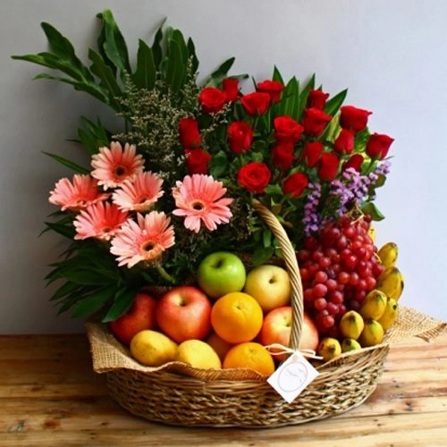 10 kg Premium Quality Fruits & Flowers Basket