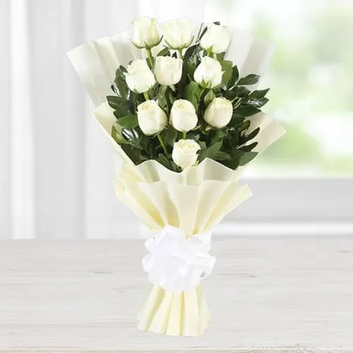 Elegant White Roses Bunch