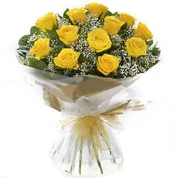 Delightful Yellow Roses Bunch