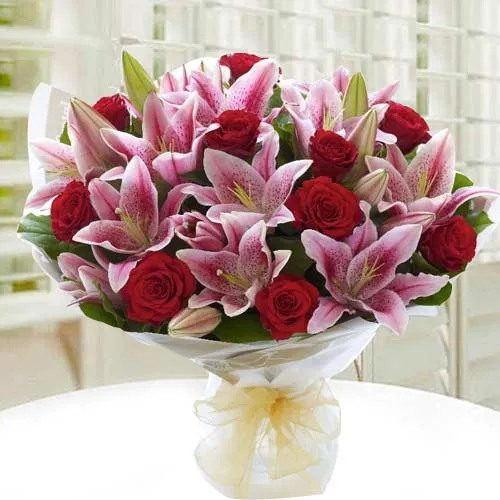 Beautiful Lilies N Roses Bouquet