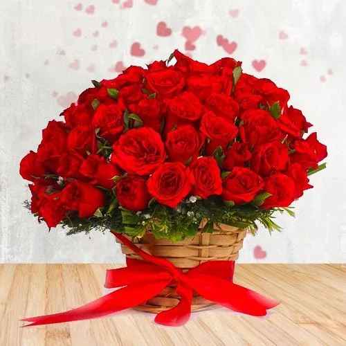Attractive Basket of Roses N Filler Flowers