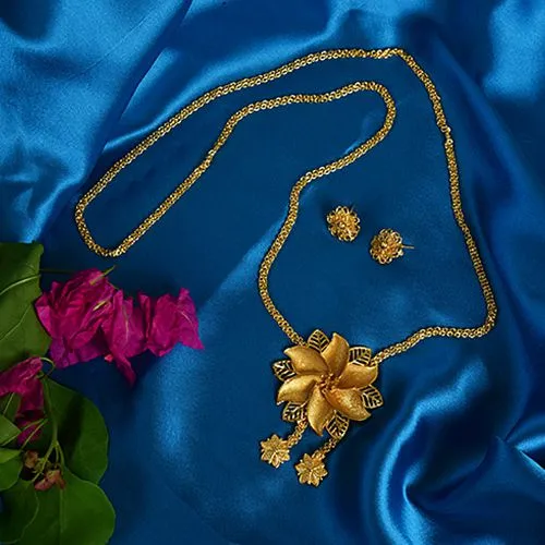 Elegant Golden Necklace