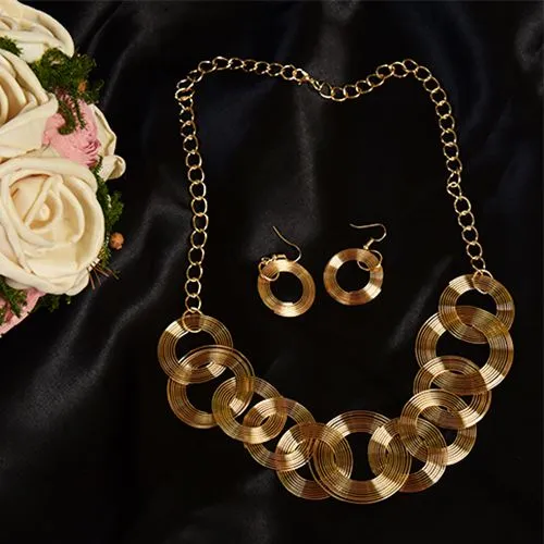 Elegant Golden Hoop Necklace Set